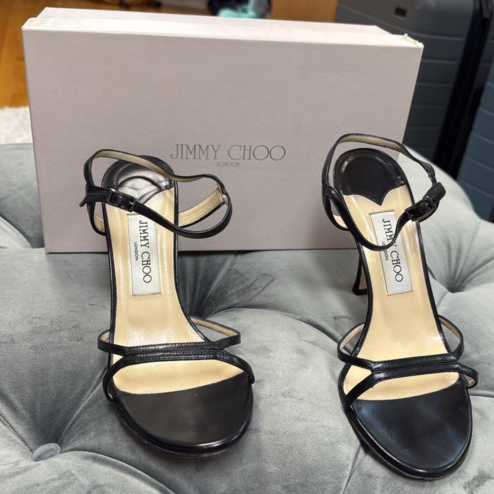 Like new Jimmy Choo Nappa Leather Heels. Worn once Comes w original box. Sz 38.5